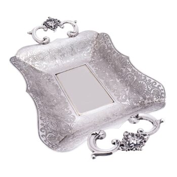 Dekorreiche Silberschale mit Rocaille Handhaben