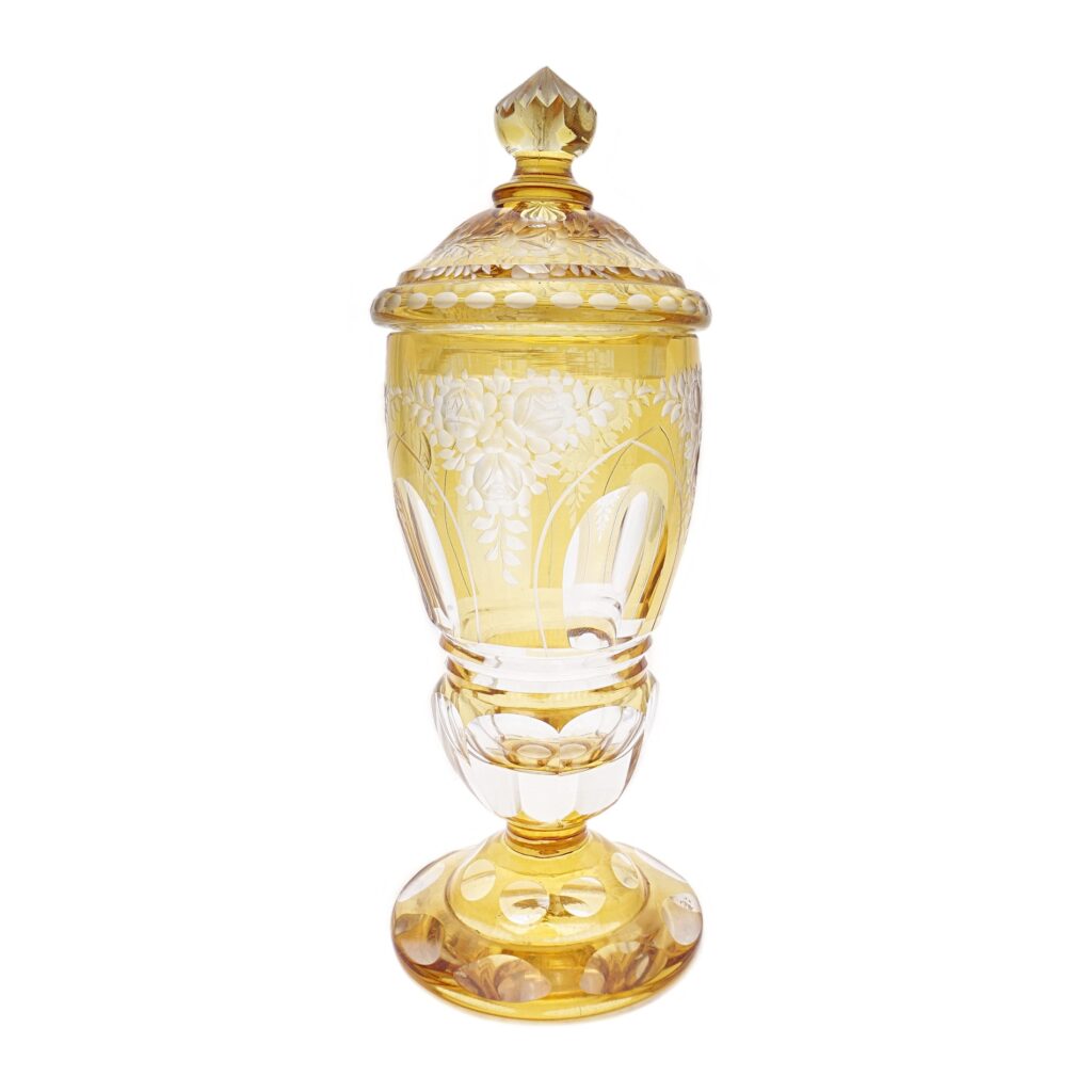 Überfangglas Pokal aus Bersteinkristall - Böhmen