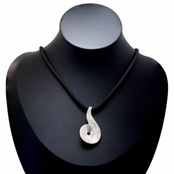 Design-Kette mit Spiral-Anhänger aus 925er Sterlingsilber auf schwarzem Band