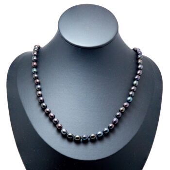 Irisierende Süßwasserperlenkette in Schwarz, Blau & Peacock