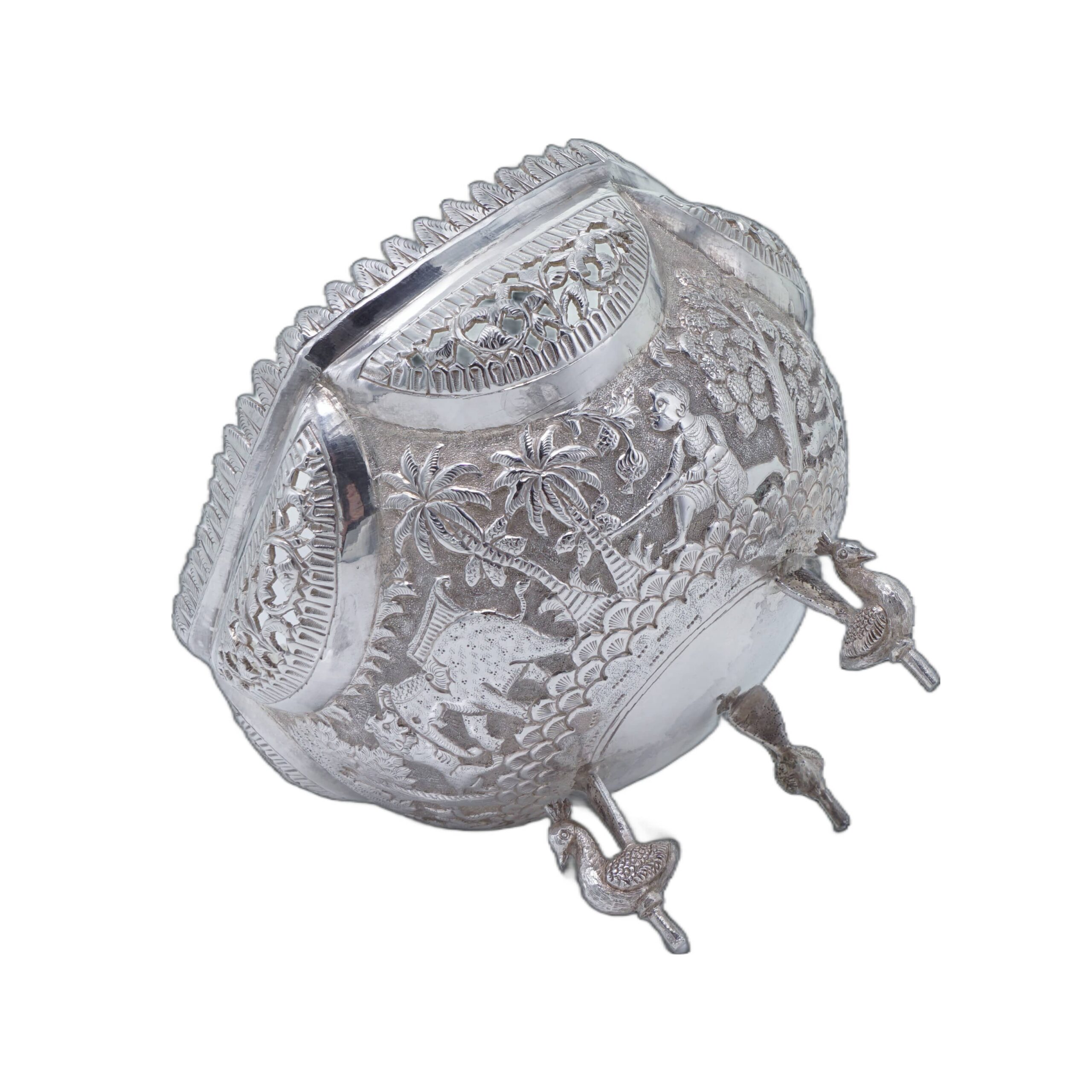 Dekorreiche teildurchbrochene Fußschale aus Silber - Süd-Asien Indien