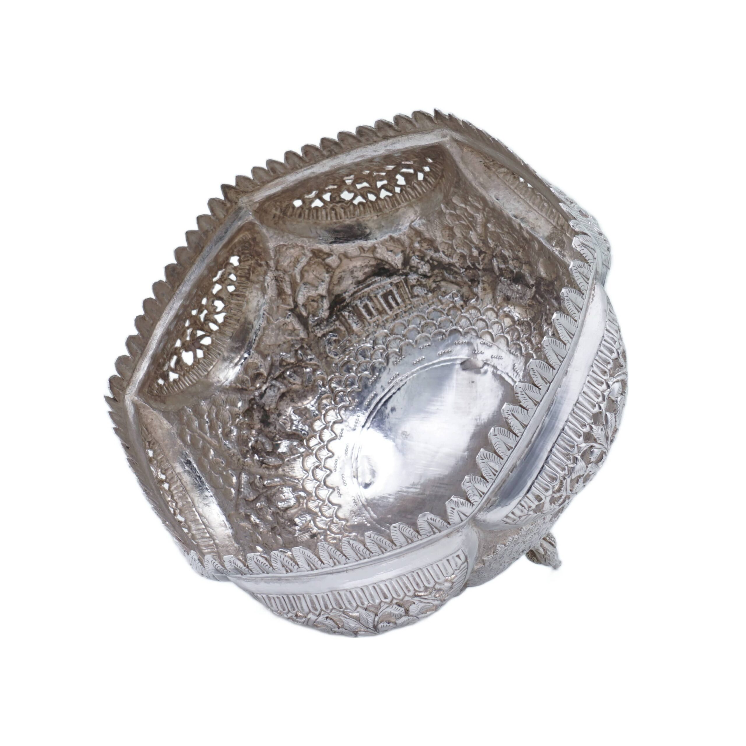 Dekorreiche teildurchbrochene Fußschale aus Silber - Süd-Asien Indien