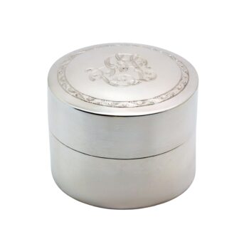 Deckeldose aus 800er Silber mit kunstvoller Initialengravur