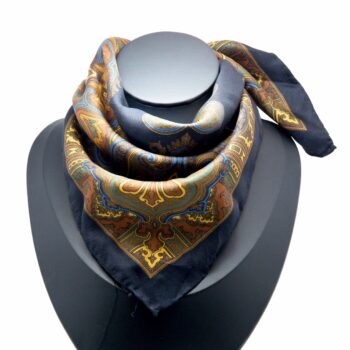 Exquisites Seidentuch von Nina Ricci