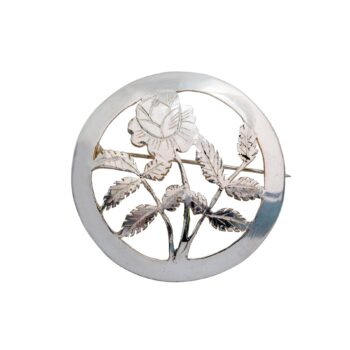 Runde Silberbrosche aus 800er Silber mit floraler Durchbrucharbeit